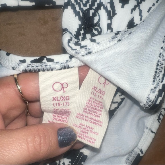 💐🌸💐 Bikini 👙 black and white color for women size XL 15/17 but fits like L . - Picture 4 of 9